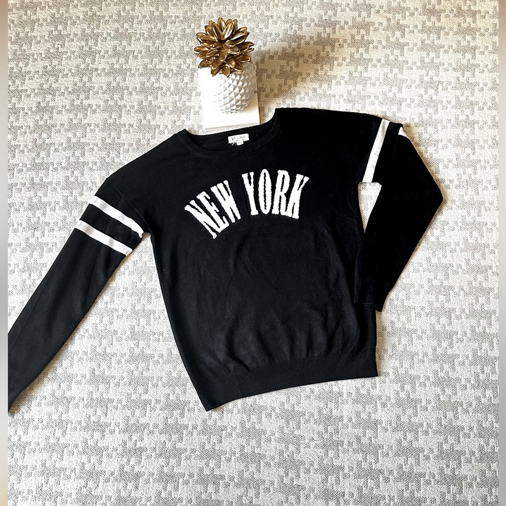 [ultra flirt] women’s lightweight sweater. Size S